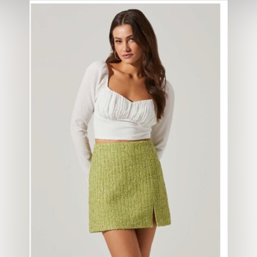 ASTR THE LABEL Long Sleeve Sweetheart Neck Crop Top, L - Picture 3 of 7